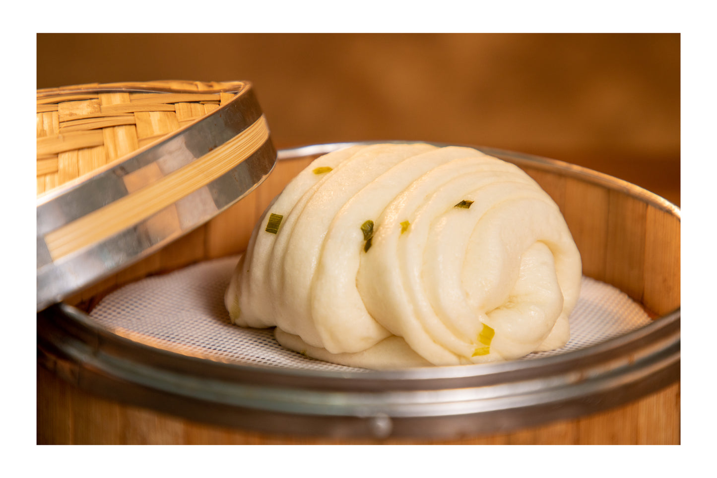 B03.葱花花卷 Twisted Roll with Spring Onion (4粒/袋)